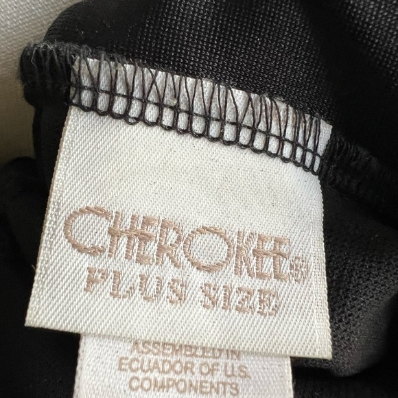 Stylish Black Garment - Picture 7 of 11